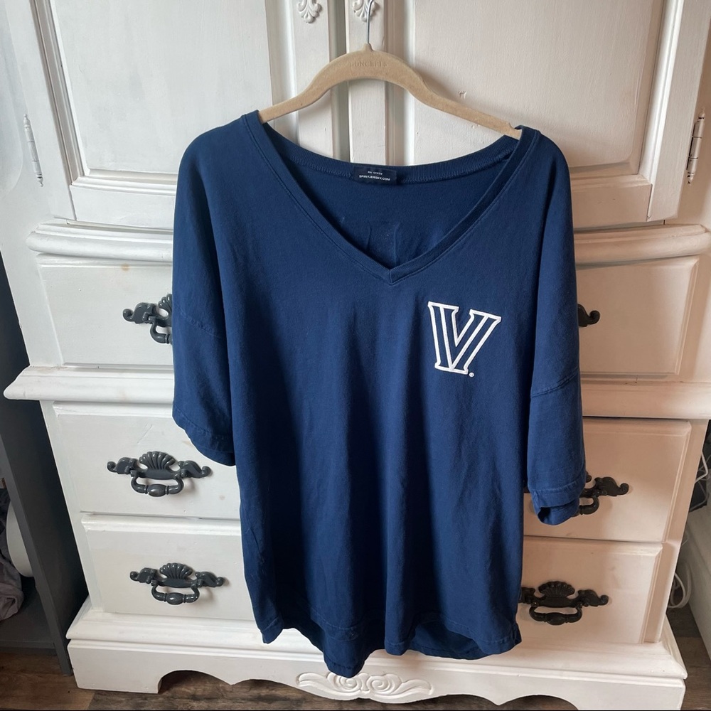 Ladies Size Large Villanova V Neck T Shirt